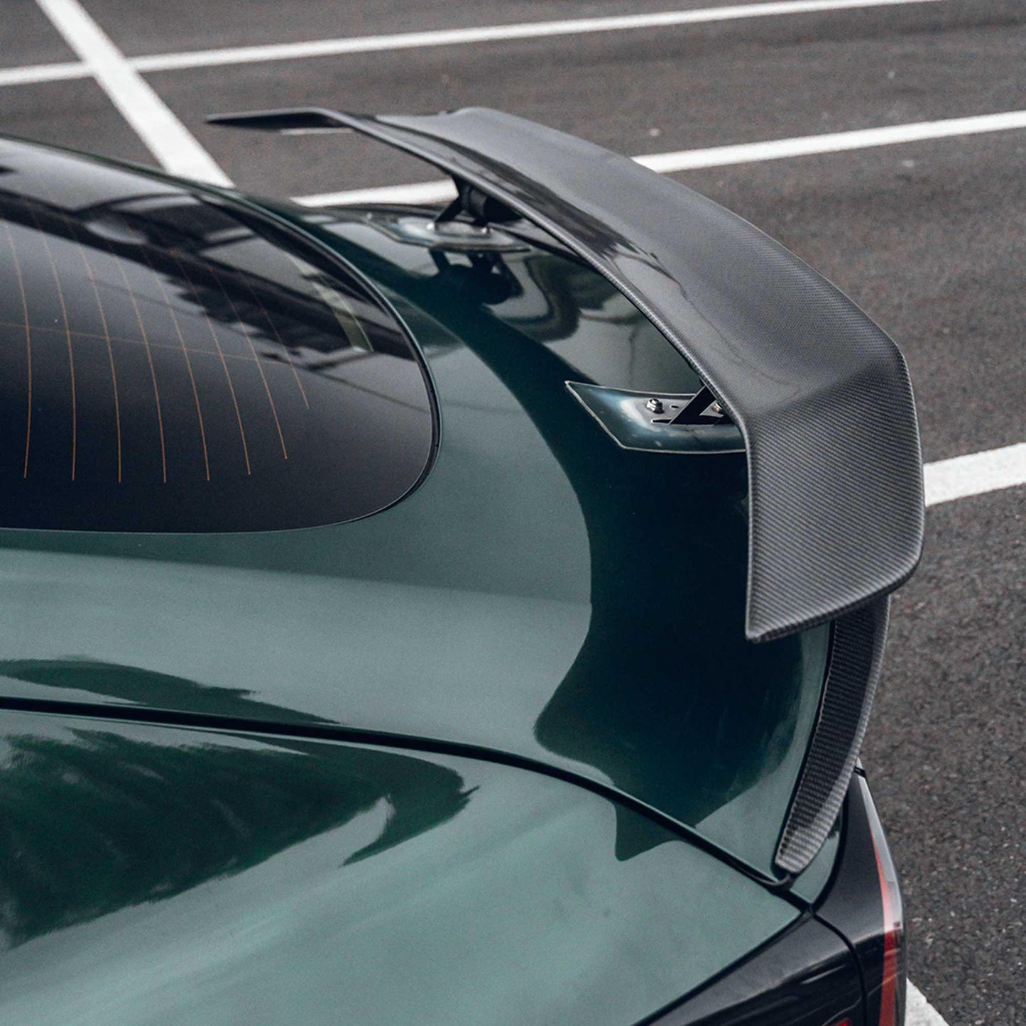 Tesla Electric Lift Rear Spoiler Carbon Fiber Rear Trunk Spoiler
